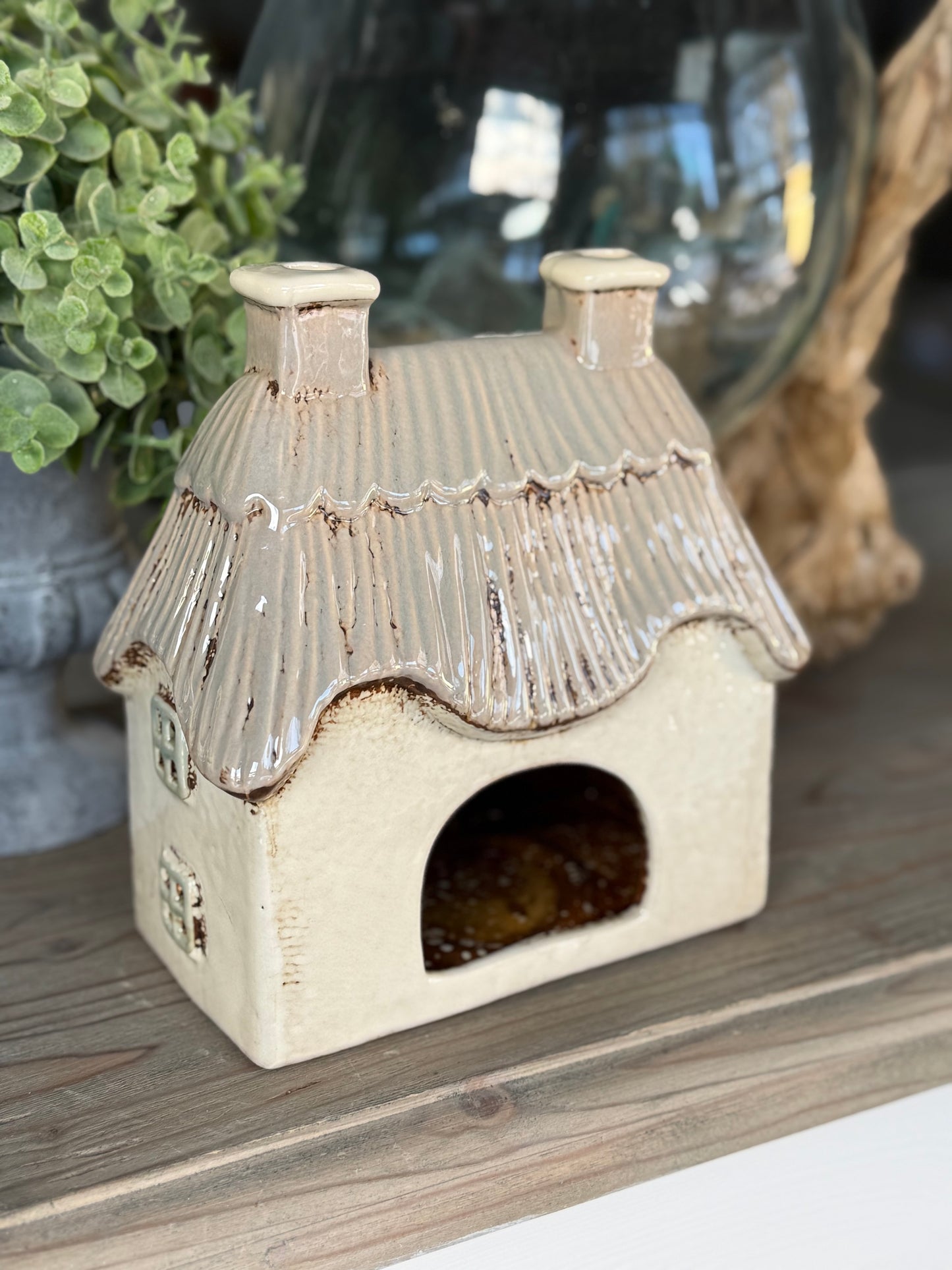 Cream Thatched Cottage Tealight Holder