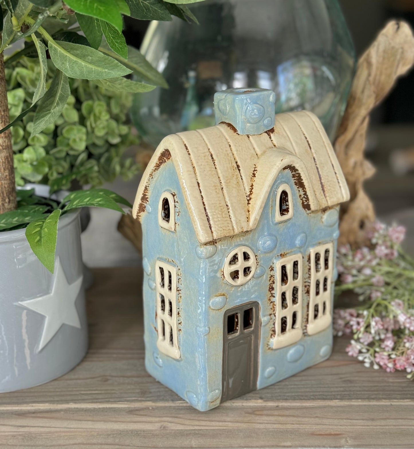 Country House with Dormer Window Tealight Holder
