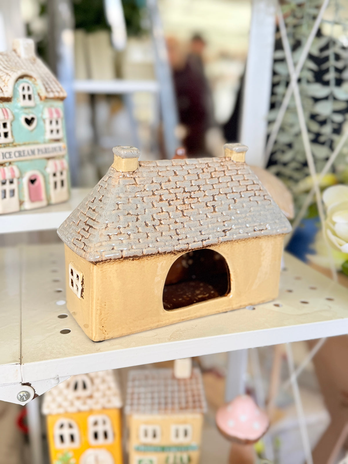 Yellow Thatched Bed & Breakfast House with Embossed Bunting Candle Holder
