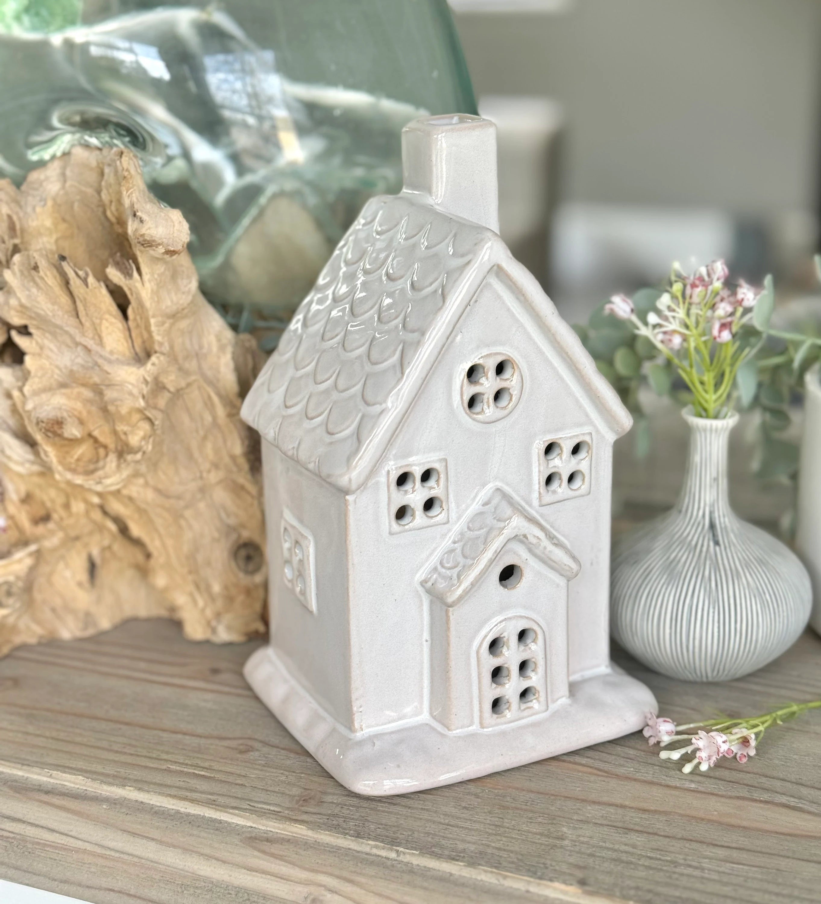 White Ceramic Tea light House – Lescale Furnishings