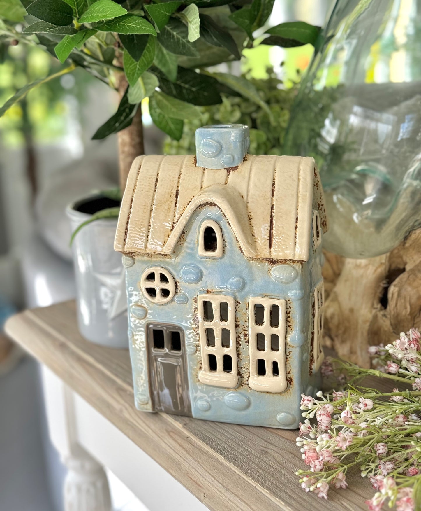 Country House with Dormer Window Tealight Holder