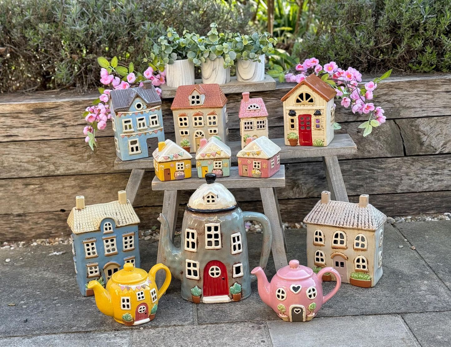 Round Ceramic Heart House Pink Tealight