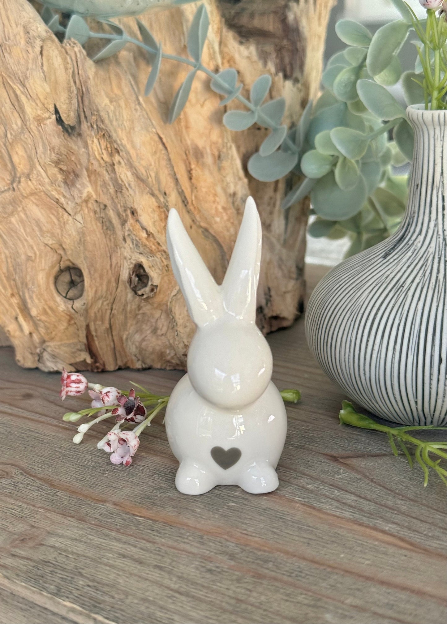 White Small Glossy Bunny with Heart Detail.
